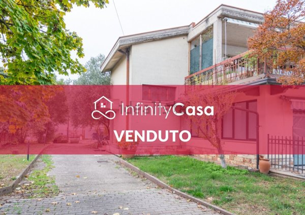 pentavano in vendita a Sona in zona Lugagnano