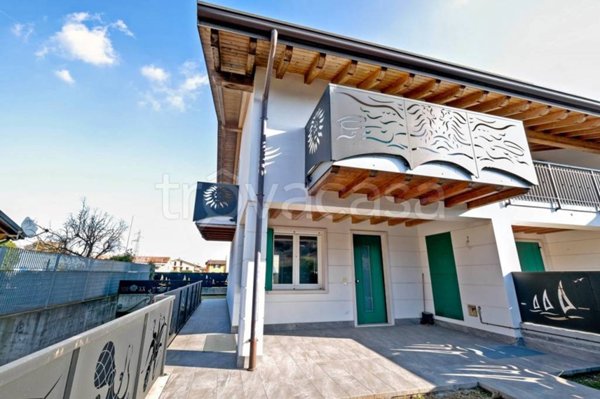 casa indipendente in vendita a Sona in zona Lugagnano