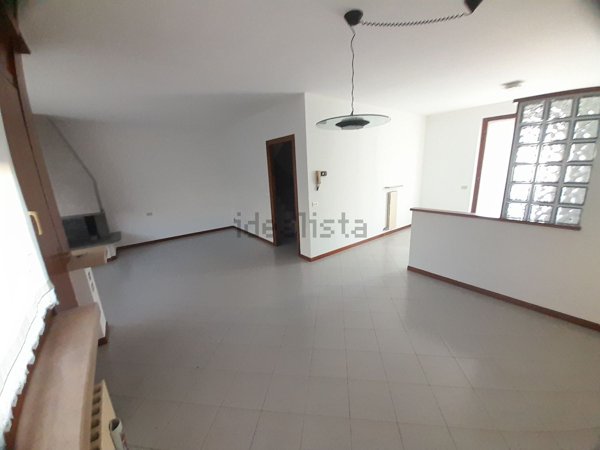 casa indipendente in vendita a Sona in zona Palazzolo