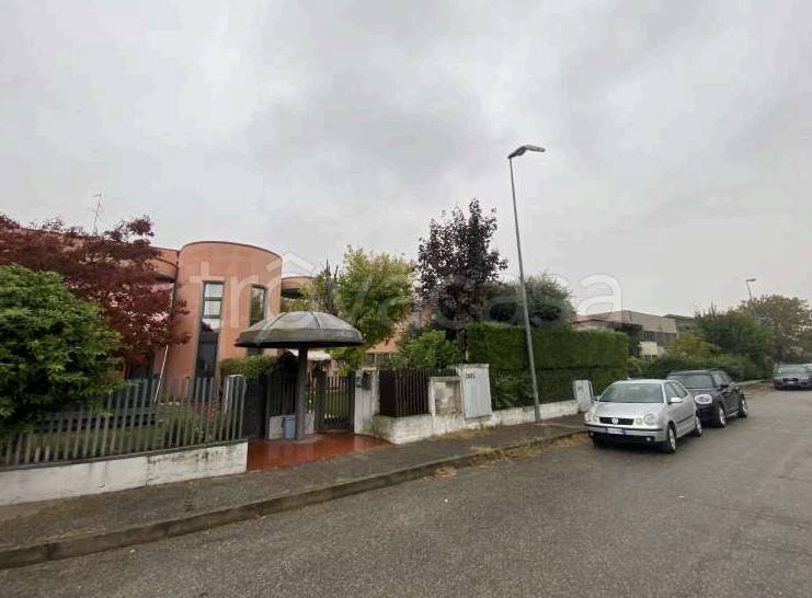 locale commerciale in vendita a Sona