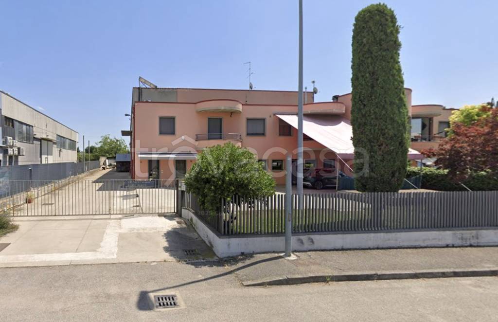 locale commerciale in vendita a Sona