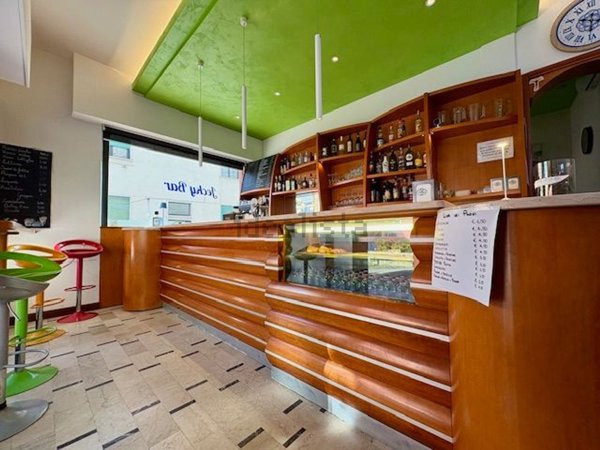 negozio in vendita a Sona in zona Lugagnano