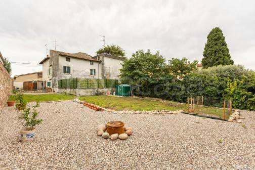 casa indipendente in vendita a Sona