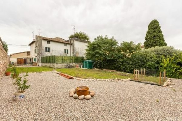 casa indipendente in vendita a Sona