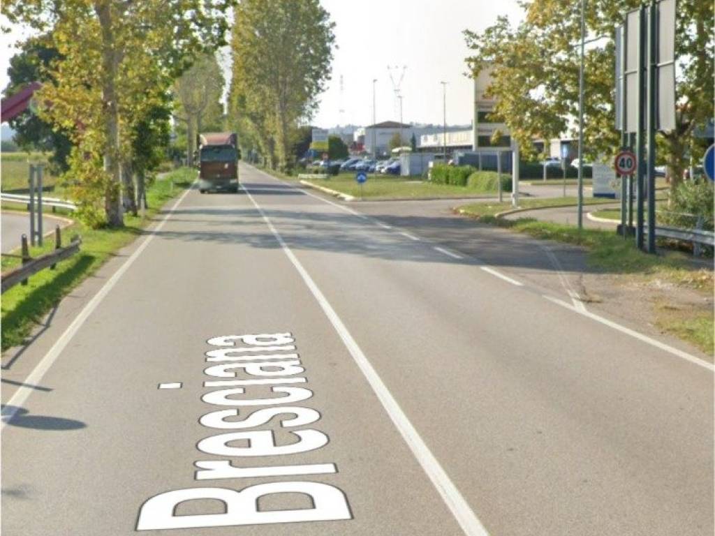 negozio in vendita a Sona
