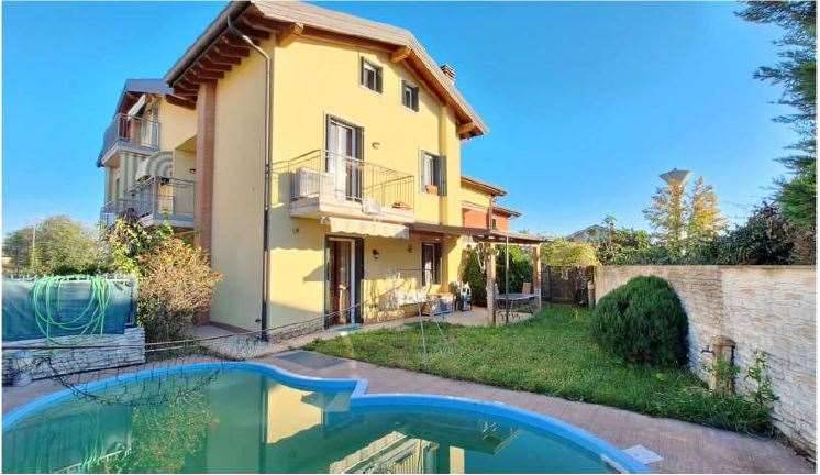 casa indipendente in vendita a Sona in zona Lugagnano