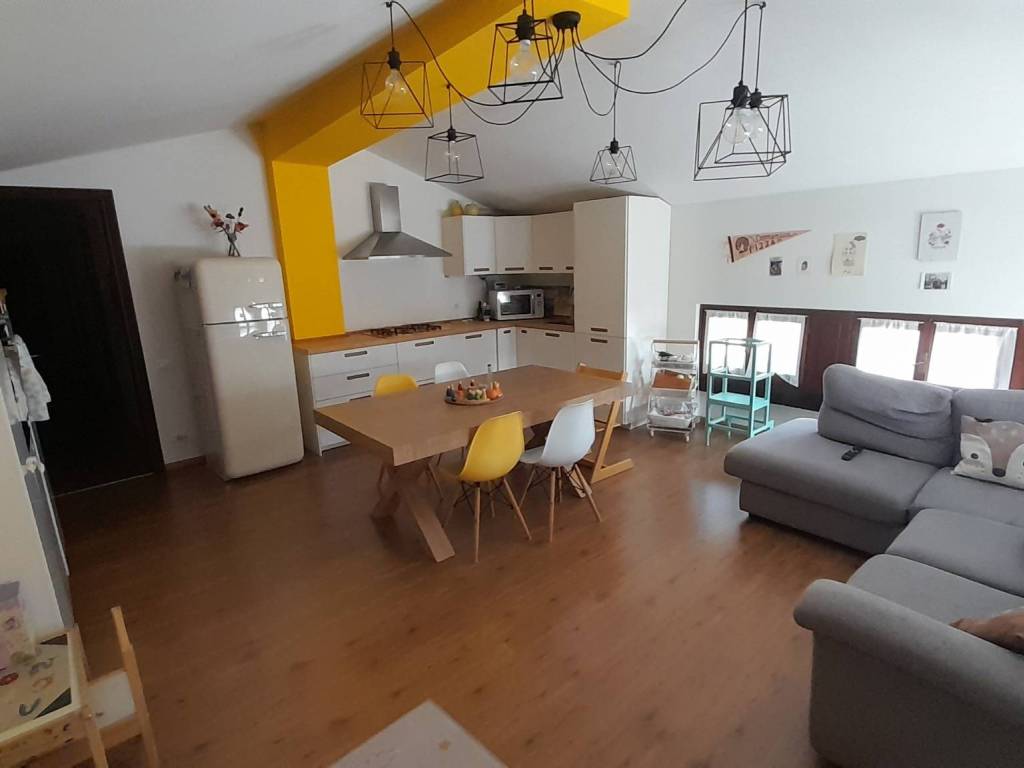appartamento in vendita a Sona in zona Palazzolo