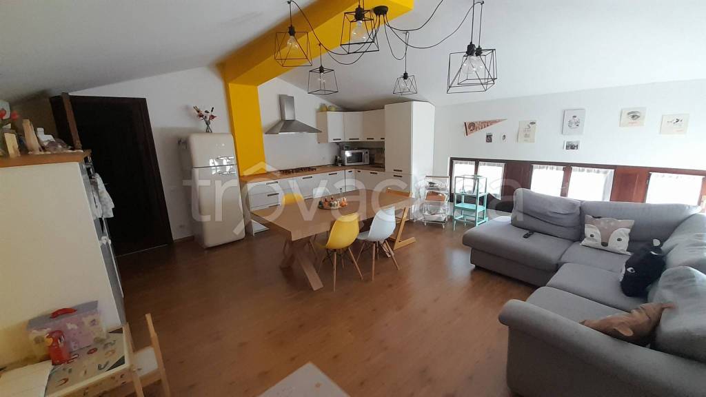 appartamento in vendita a Sona in zona Palazzolo