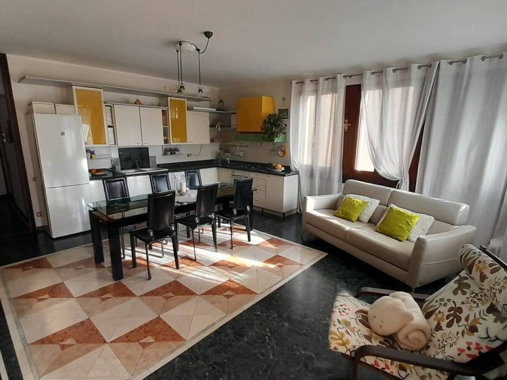 appartamento in vendita a Sona in zona Palazzolo