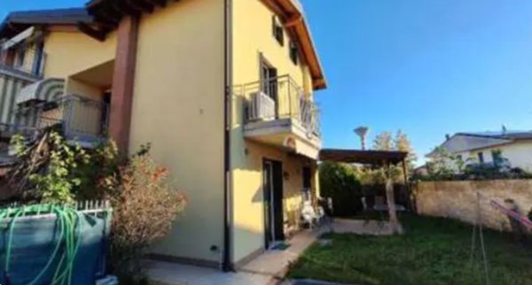 casa indipendente in vendita a Sona