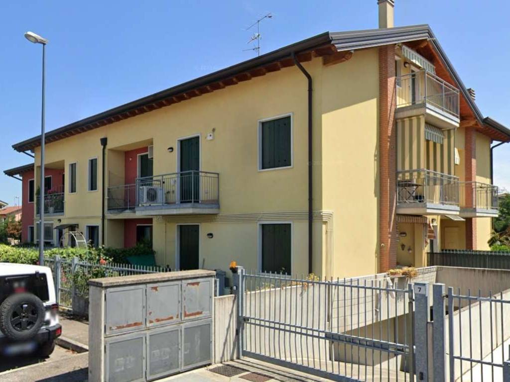 appartamento in vendita a Sona in zona Lugagnano