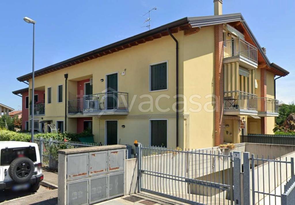 appartamento in vendita a Sona in zona Lugagnano