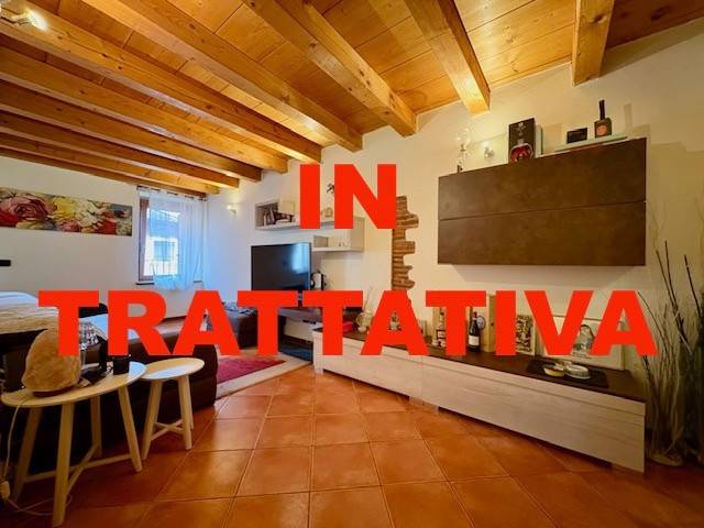 casa indipendente in vendita a Sona in zona Lugagnano