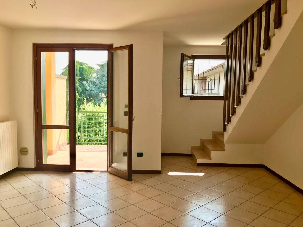 appartamento in vendita a Sona in zona Lugagnano