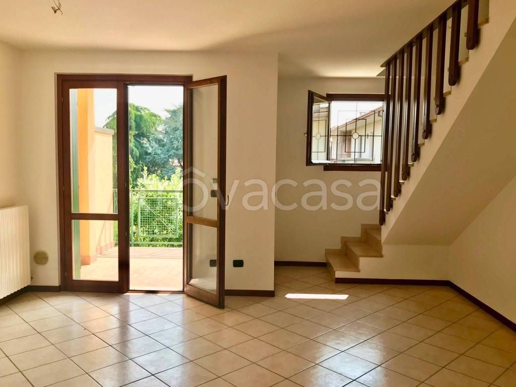 appartamento in vendita a Sona in zona Lugagnano