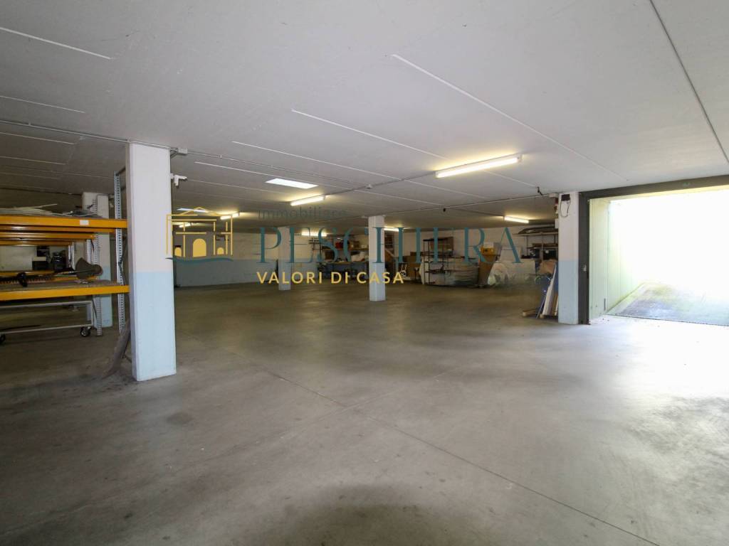 locale di sgombero in vendita a Sona in zona Palazzolo