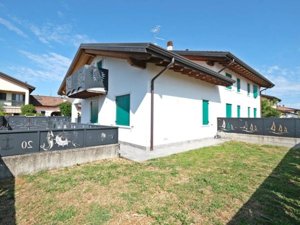 casa indipendente in vendita a Sona in zona Lugagnano