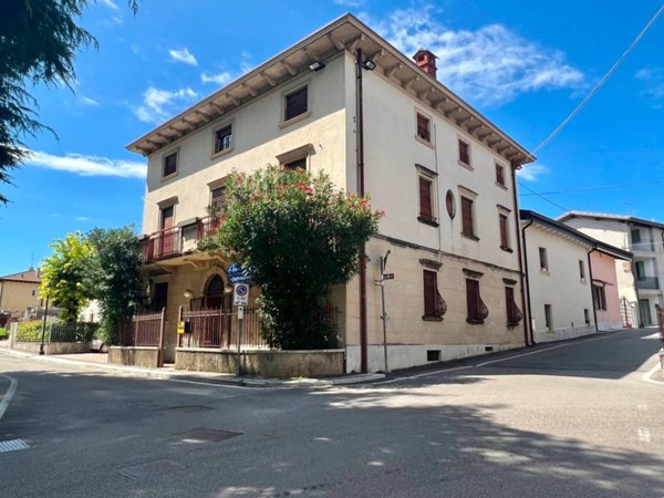 appartamento in vendita a Sona in zona Palazzolo