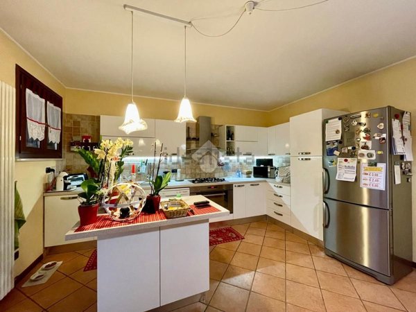 appartamento in vendita a Sona in zona Lugagnano
