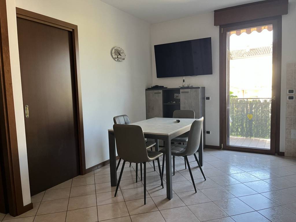 appartamento in vendita a Sona in zona Lugagnano