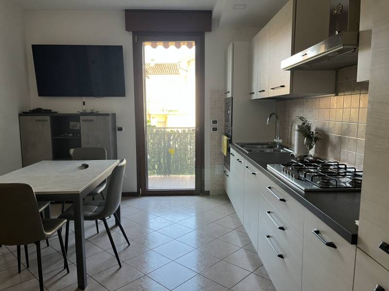 appartamento in vendita a Sona in zona Lugagnano