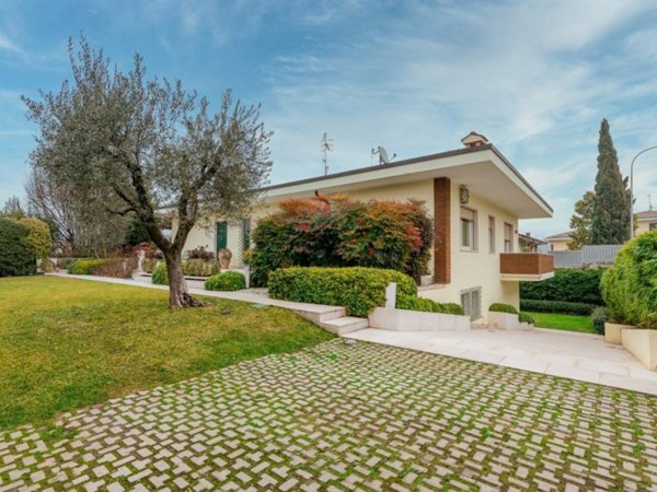 casa indipendente in vendita a Sona