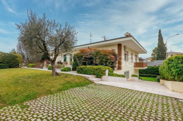 casa indipendente in vendita a Sona