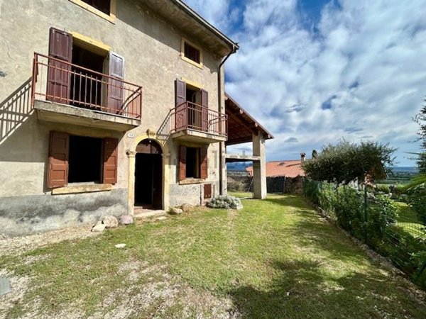 casa indipendente in vendita a Sona in zona Lugagnano