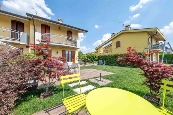 casa indipendente in vendita a Sona in zona Lugagnano