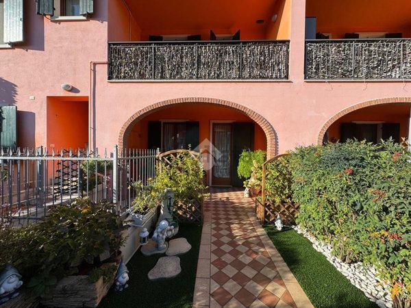 appartamento in vendita a Sona in zona Lugagnano