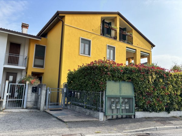 appartamento in vendita a Sona in zona Lugagnano