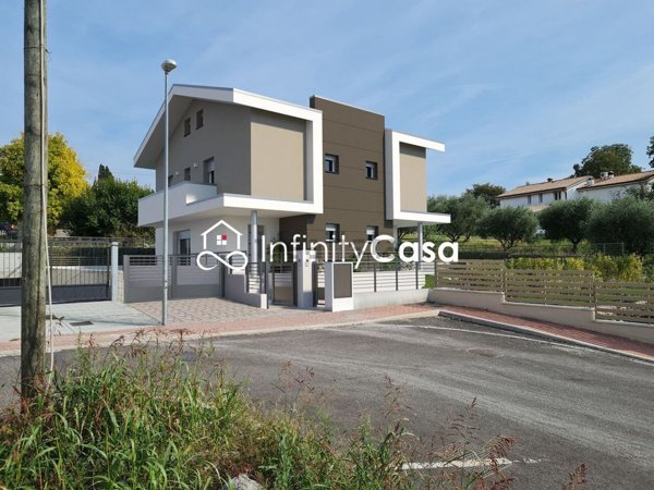 casa indipendente in vendita a Sona