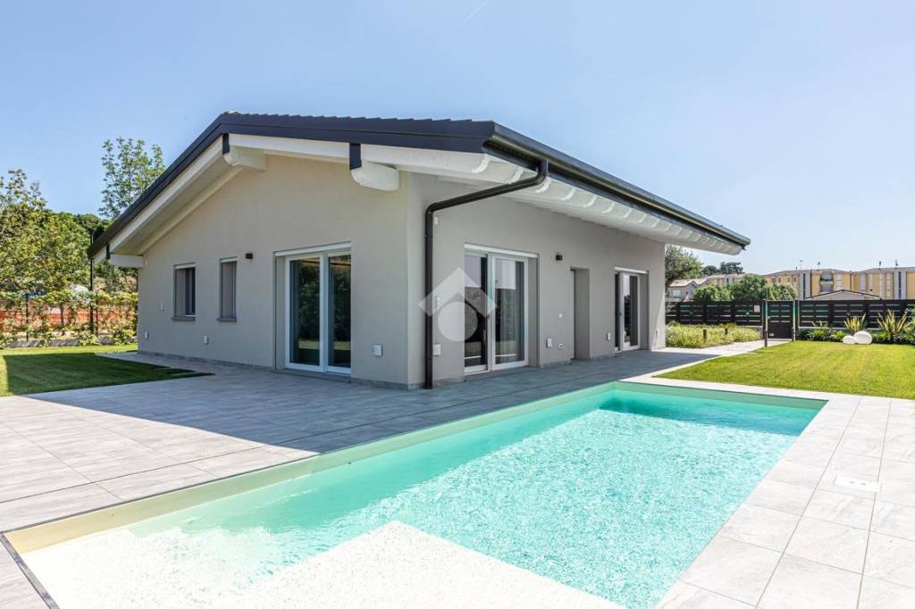 casa indipendente in vendita a Sona in zona Palazzolo