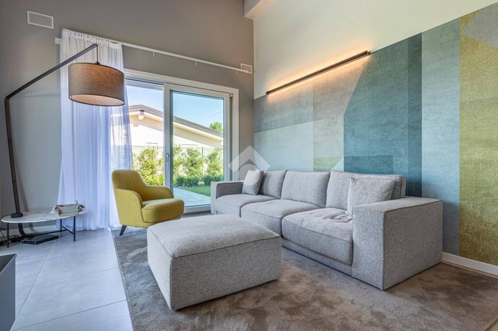 casa indipendente in vendita a Sona in zona Palazzolo