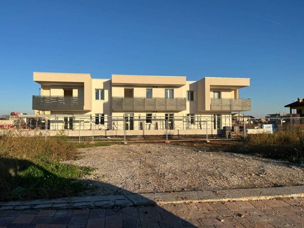 appartamento in vendita a Sona in zona Lugagnano