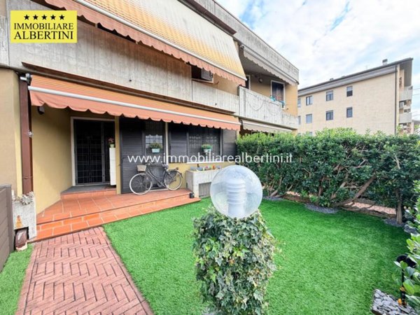 casa indipendente in vendita a Sona in zona Lugagnano