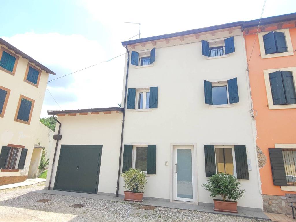 casa indipendente in vendita a Sona
