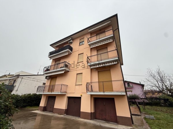 appartamento in vendita a Sona in zona Lugagnano