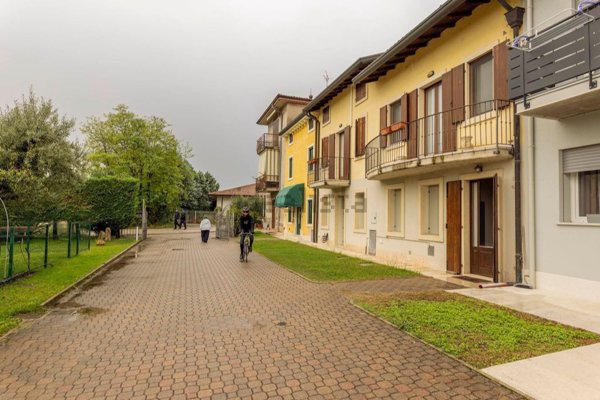 appartamento in vendita a Sona in zona Lugagnano