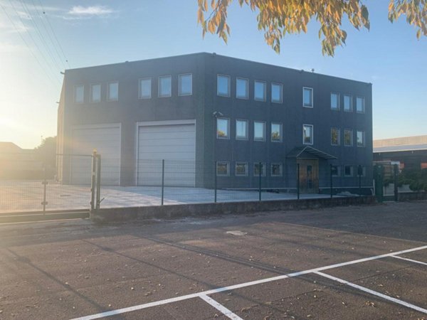 capannone in vendita a Sona in zona Lugagnano