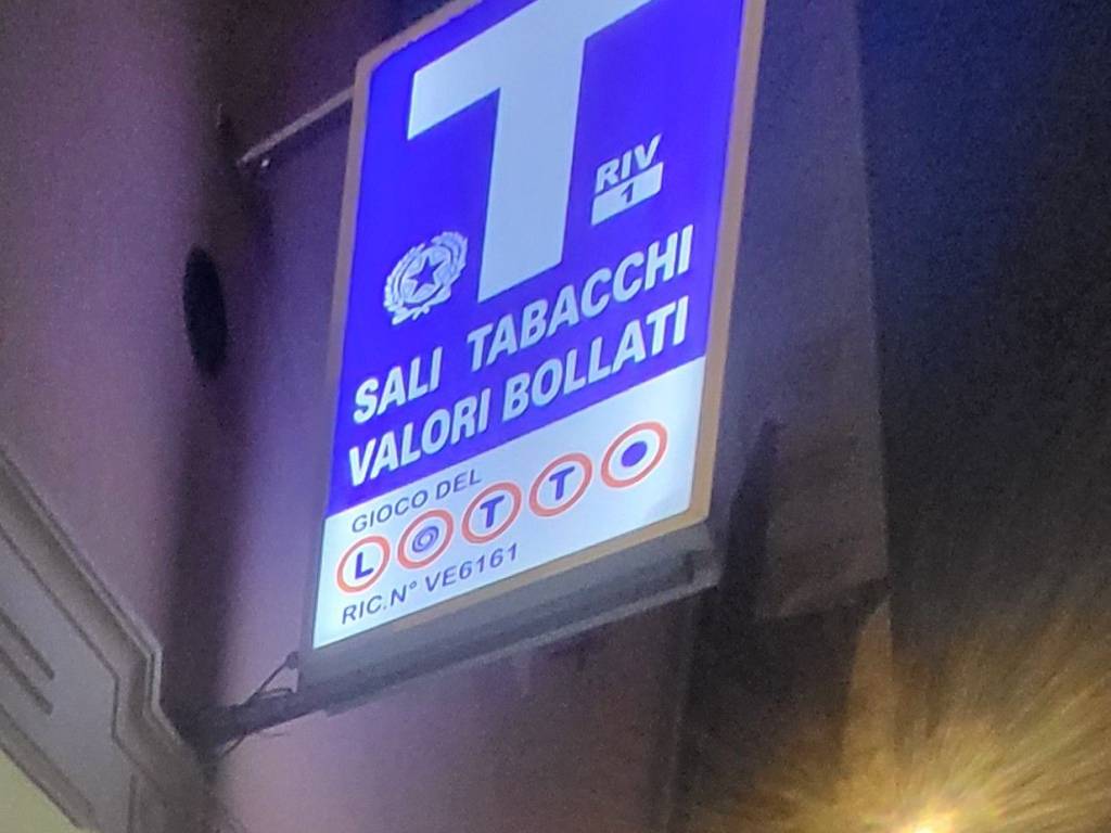 negozio in vendita a Sona