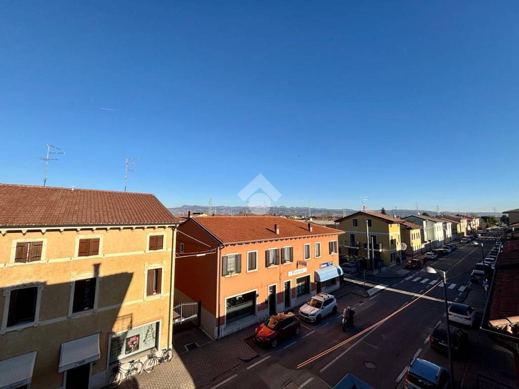 appartamento in vendita a Sona in zona Lugagnano