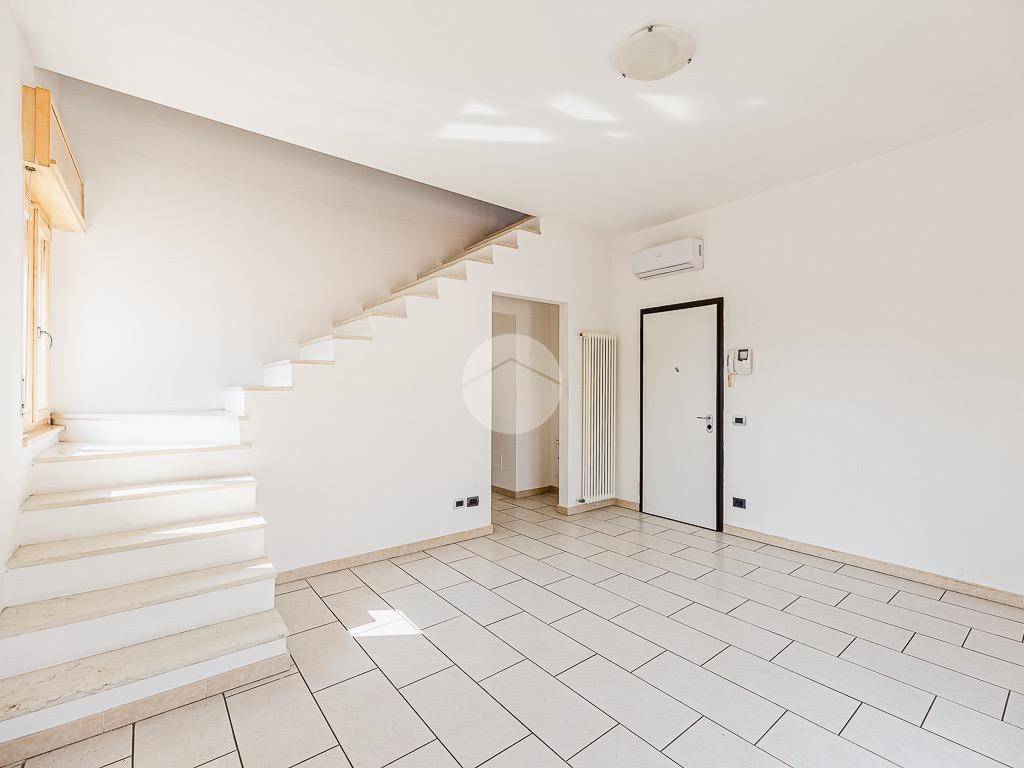 appartamento in vendita a Sona in zona Lugagnano