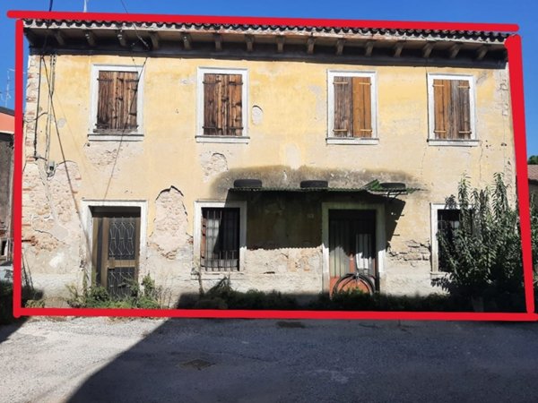 casa indipendente in vendita a Sona in zona Lugagnano