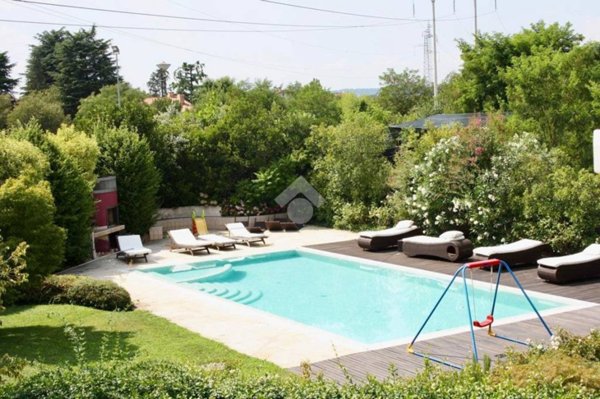 casa indipendente in vendita a Sona in zona Lugagnano