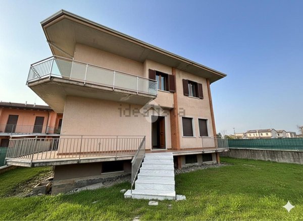 appartamento in vendita a Sona in zona Lugagnano