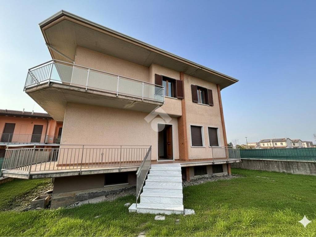 appartamento in vendita a Sona in zona Lugagnano