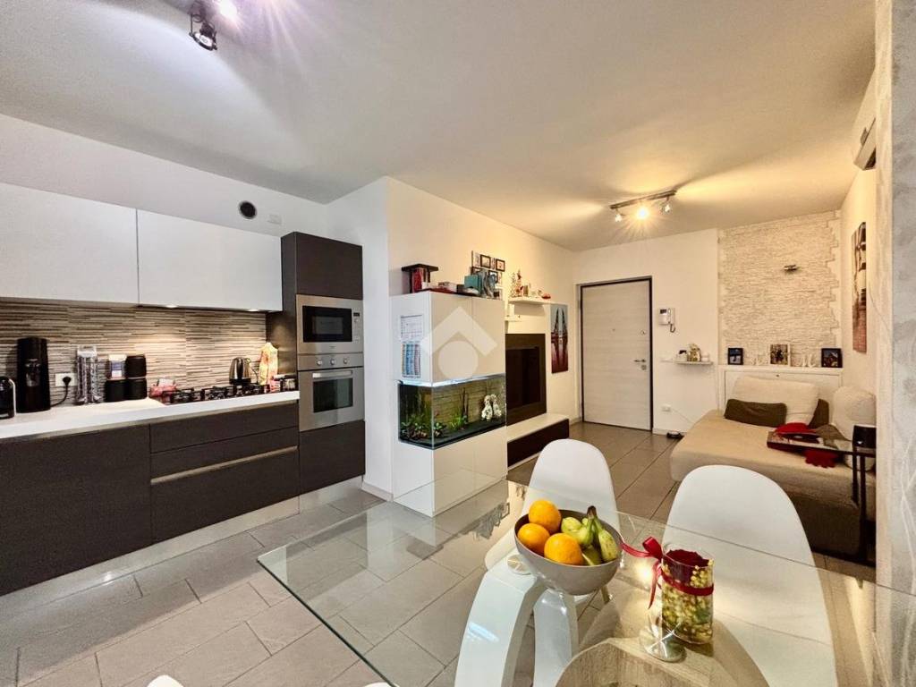 appartamento in vendita a Sona in zona Lugagnano