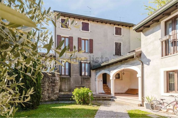 casa indipendente in vendita a Sona in zona Palazzolo