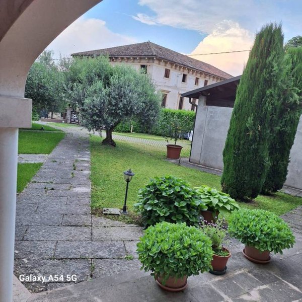 casa indipendente in vendita a Sona in zona Palazzolo